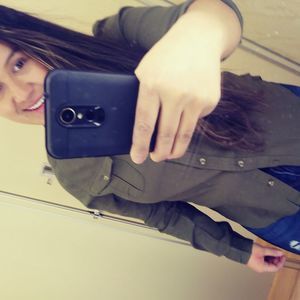 Meet your Posher, Kelly johana